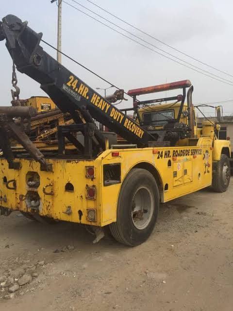 Korlun heavy-duty towing truck for vehicle recovery